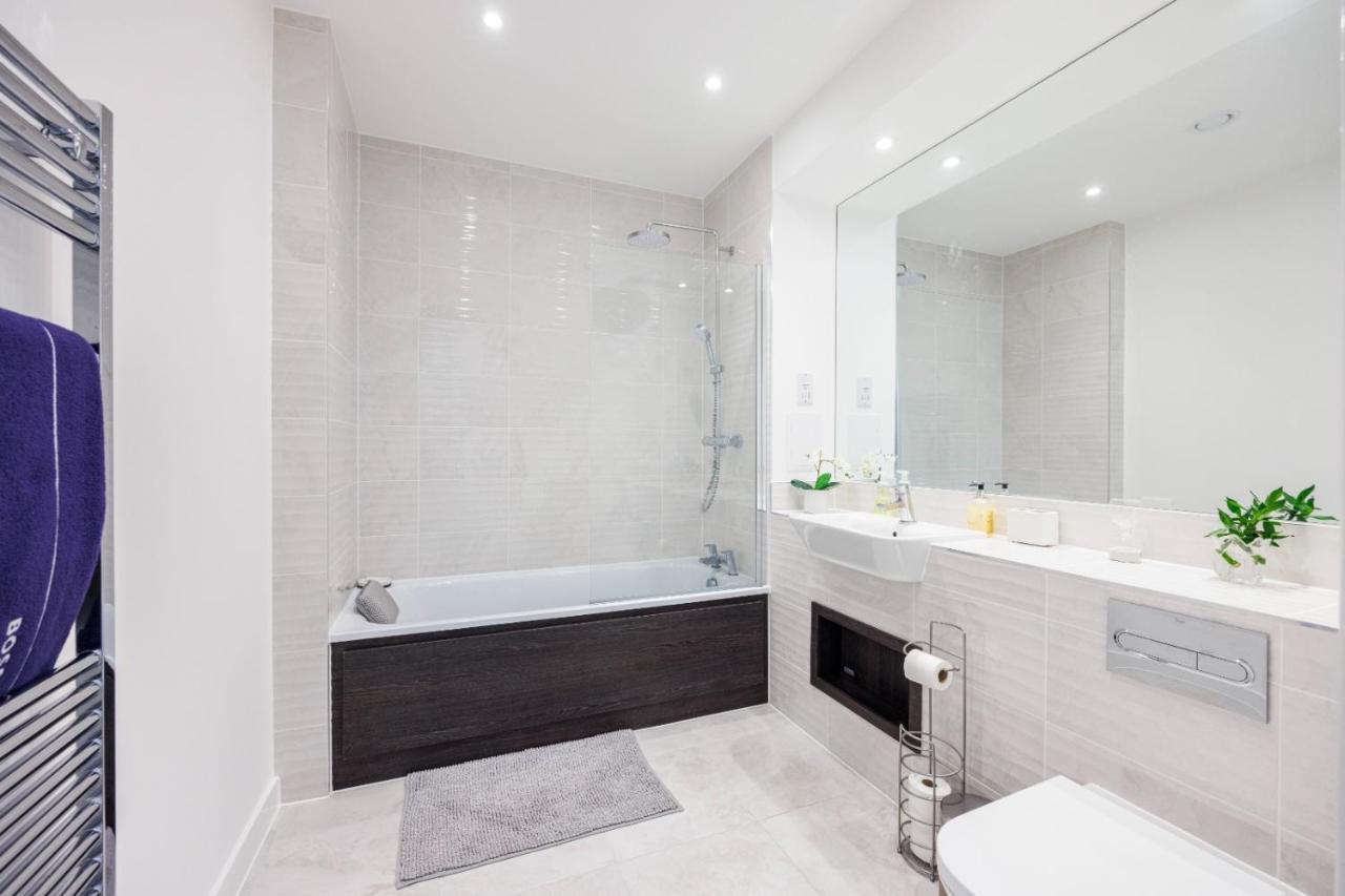 Luxury Modern Bedroom In Seven Star Ultra Super High Quality * Londra